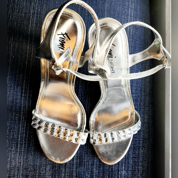 FIONI NIGHT NEW SZ 8.5 M SILVER RHINESTONES ANKLE STRAP HIGH HEEL SANDALSbe - Picture 2 of 9